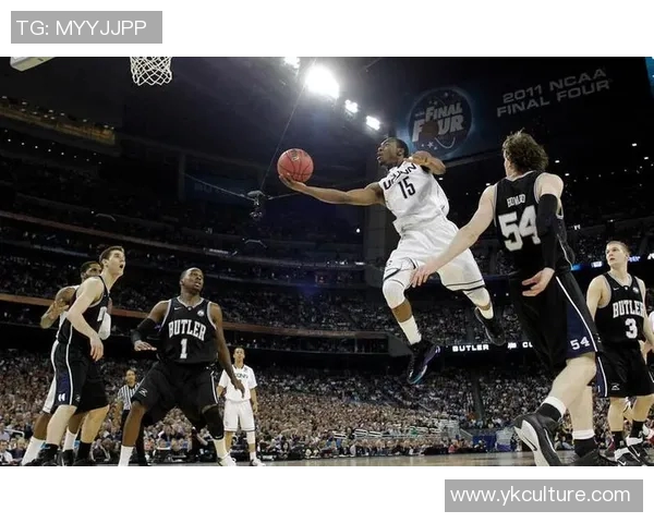 贾雷斯沃克的崛起之路:从新秀到篮球明星的蜕变与挑战 贾雷斯沃克的崛起之路:从新秀到篮球明星的蜕变与挑战