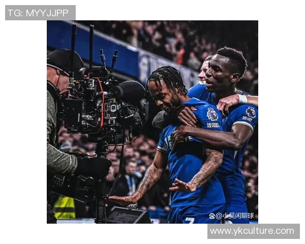 切尔西与曼联激战正酣天下足球盛宴引发球迷热议