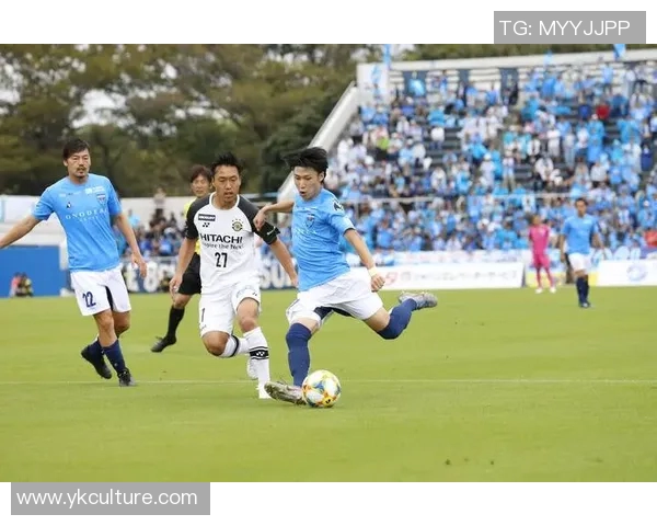 横滨水手与仙台七的激烈对决展现足球魅力与团队精神 横滨水手与仙台七的激烈对决展现足球魅力与团队精神